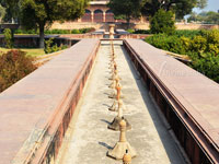 Synchronised fountains at deeg palace
